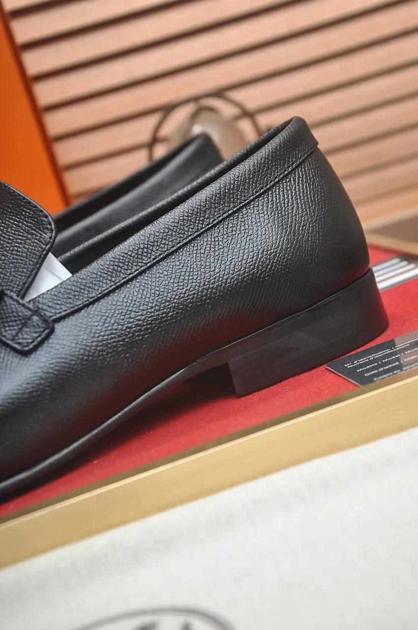 Men's shoes💰540💶[HERMES] (cowhide lining)🍀Italian top luxury🍀He does not pursue novel styles and gorgeous colors, but attracts the favor of successful men with his flawless, elegant and classic style. Formal leather shoes This very comfortable, simple and stable style allows you to easily match any style! The pattern is absolutely 1:1 refined from the original case, and we strive for excellence in materials, imported cowhide + cowhide lining💪💪💪extraordinary texture👍! .Code number: 39-45 (45 customized)